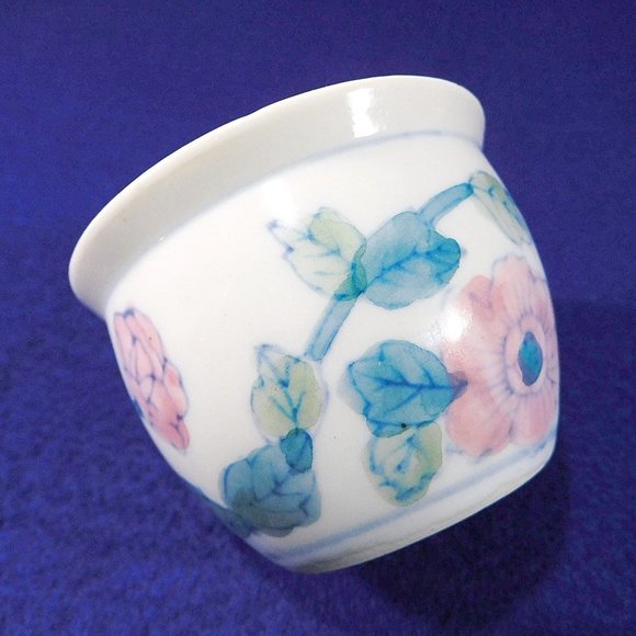 Small Asian Flower Cache Pot / Planter Porcelain Hand Painted - Picture 4 of 6